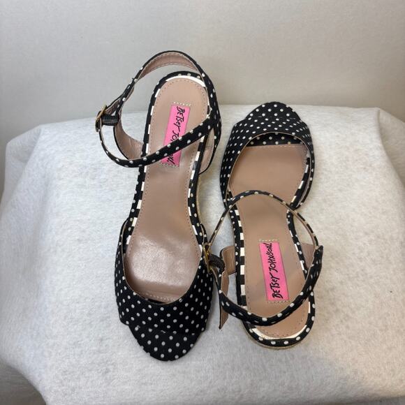 Betsey Johnson Athena Wedge Sandal Strap 7.5 Black/White Polka Dot/New - Picture 2 of 7